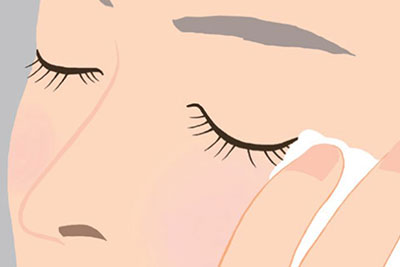 STEP4　生え際以外についた液をふき取る